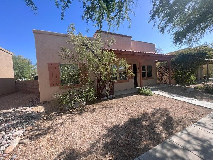 "Charming 3-Bed, 2-Bath Oasis in Tucson – Spacious 1717 Sq Ft Gem!" - "Charming 3-Bed, 2-Bath Oasis in Tucson – Spacious 1717 Sq Ft Gem!"