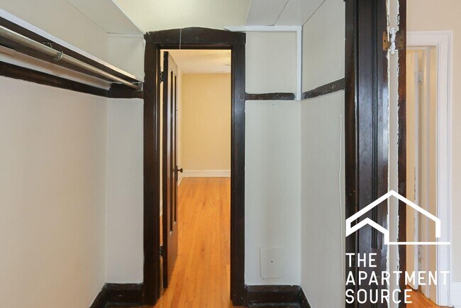 Photo - 4600 N Winchester Ave Unit 3H