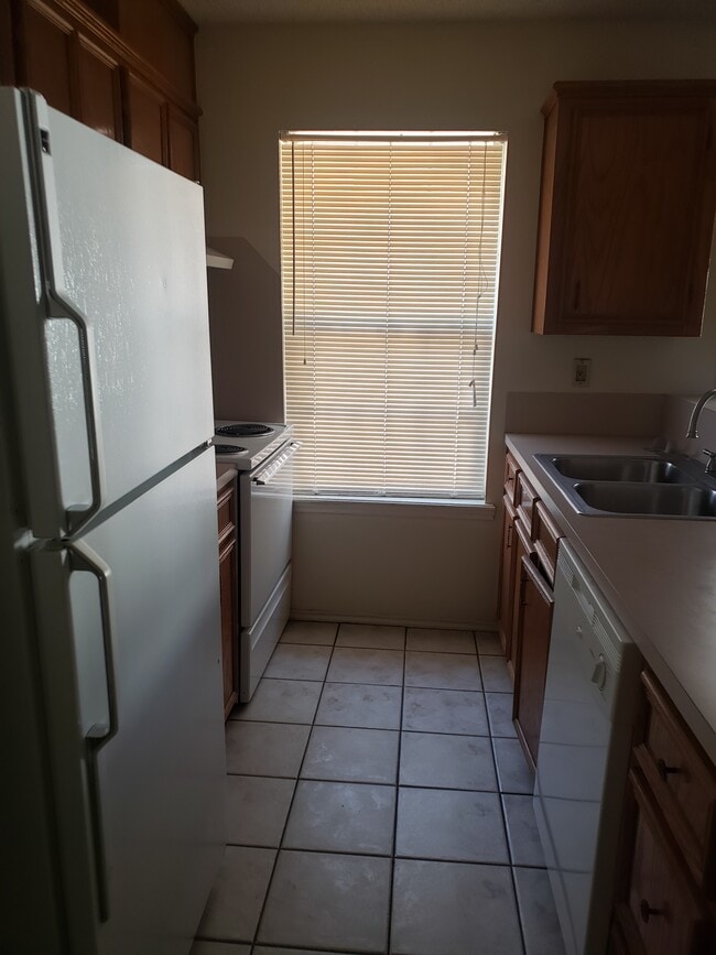 Photo - 1017 Lexington Cir Unit 1