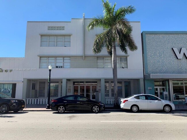 Photo - 7326 Collins Ave Unidad 205 Rental