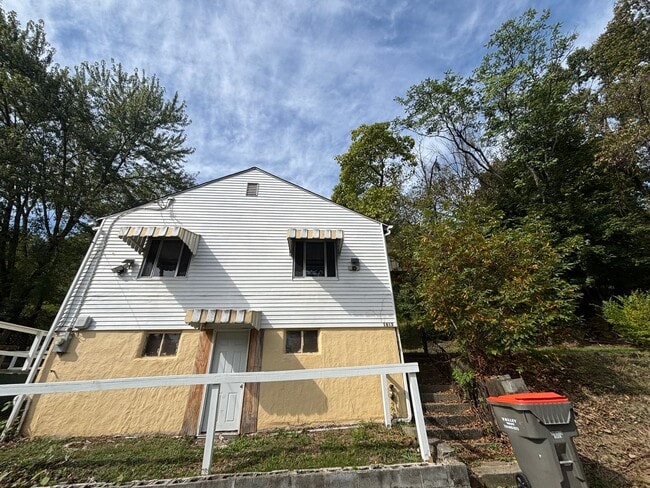 Building Photo - Beautiful 2 Bedroom 1 Bathroom home in Bea...