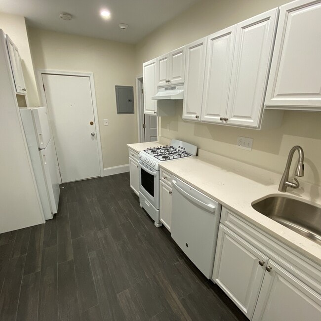 Building Photo - 1412 Commonwealth Ave Unit 14