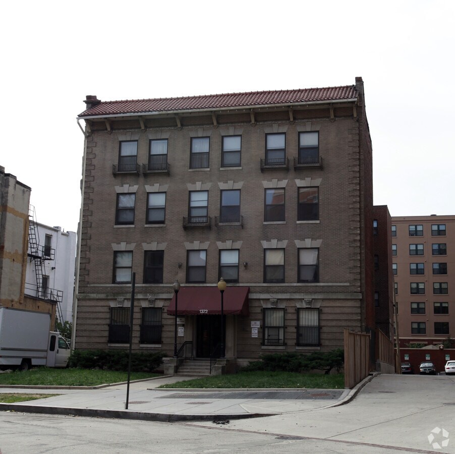 Kenyon Apartments - Kenyon Apartments