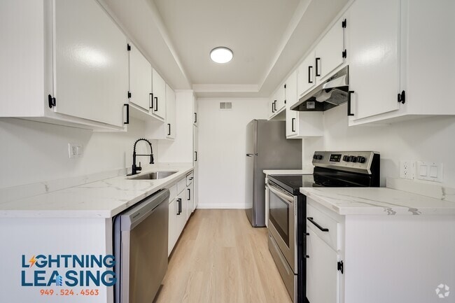 Building Photo - 14632 Magnolia-204D Unit 204D Rental