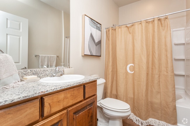 2 BR, 2 BA - 1126 SF
