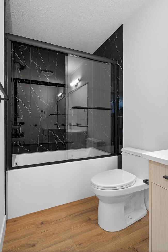 Photo - 9337-93387 87 Ave NW Unit 3