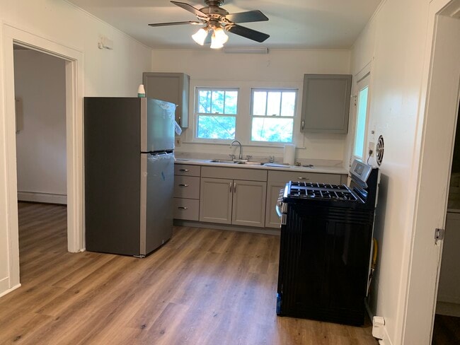 Kitchen - 9121 Sheffield Ave Unit #1