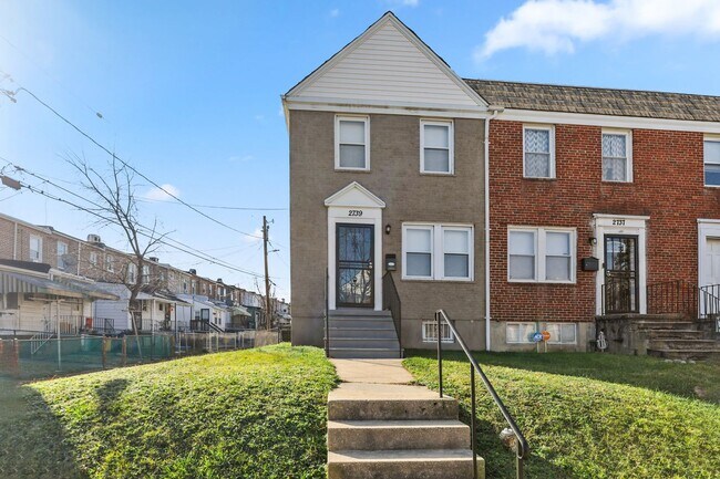 Photo - Finished Basement & Fenced Backyard!