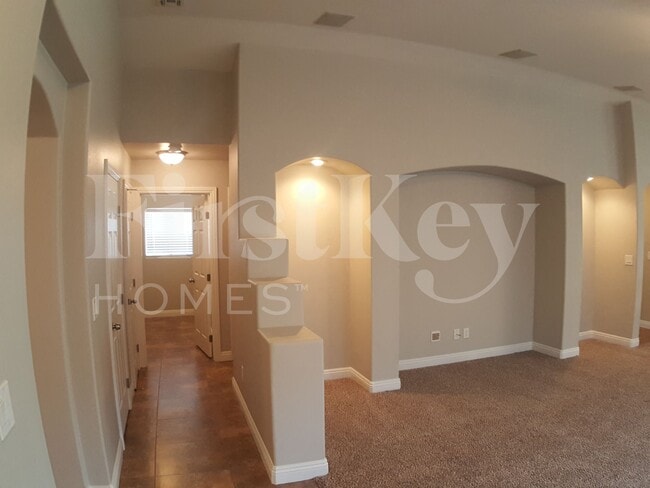 Photo - 5728 Hornbrook St
