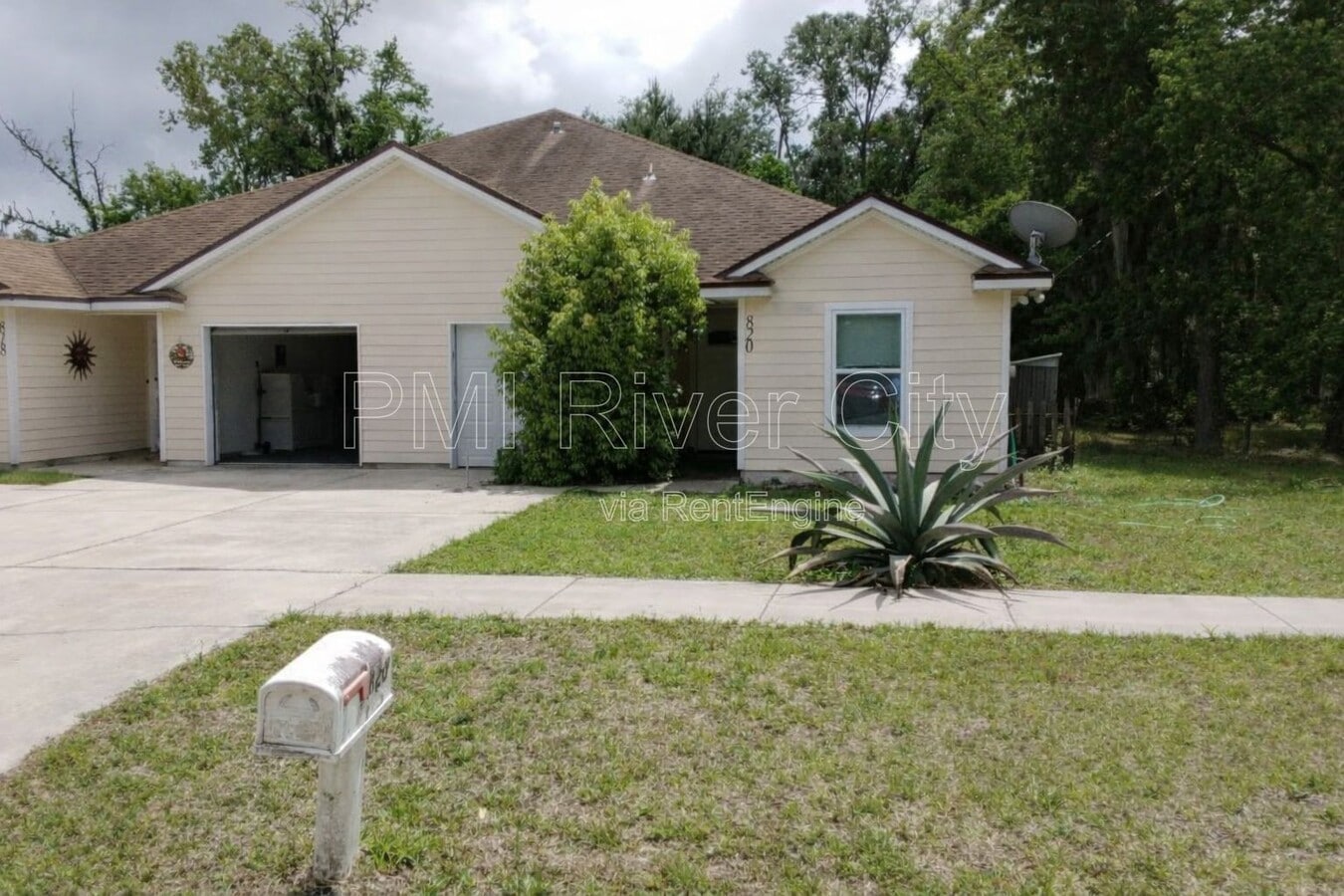 Photo - 820 Filmore Ln
