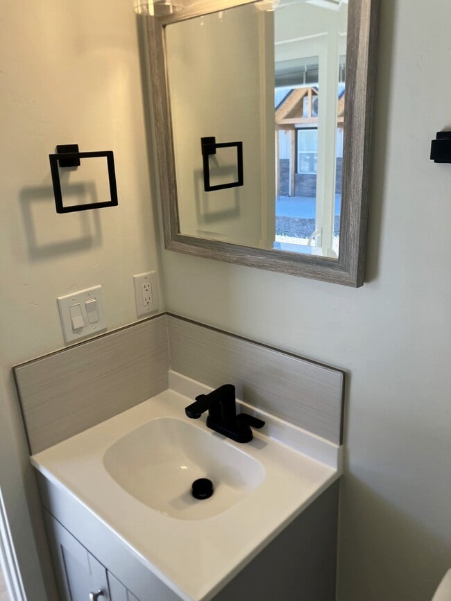Photo - Wilos LLC Unit 5