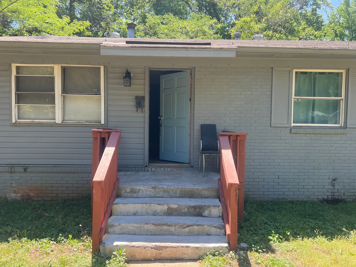Room in House on Longleaf Dr - Room in House on Longleaf Dr
