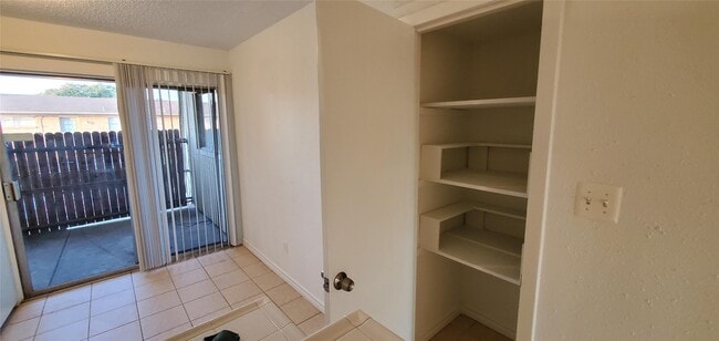 Photo - 1220 Shadowdale Dr Unit True