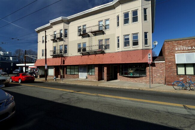 Building Photo - 193 Concord Ave Unit #12