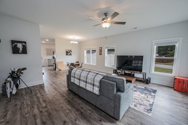 Photo - 103 Crooked Run Dr