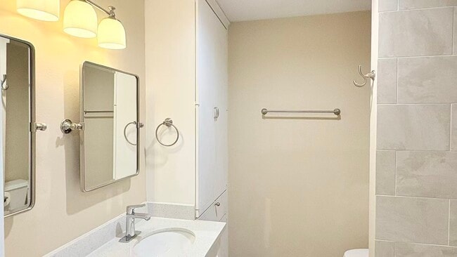 Photo - 12743 Huntingwick Dr Unit 149