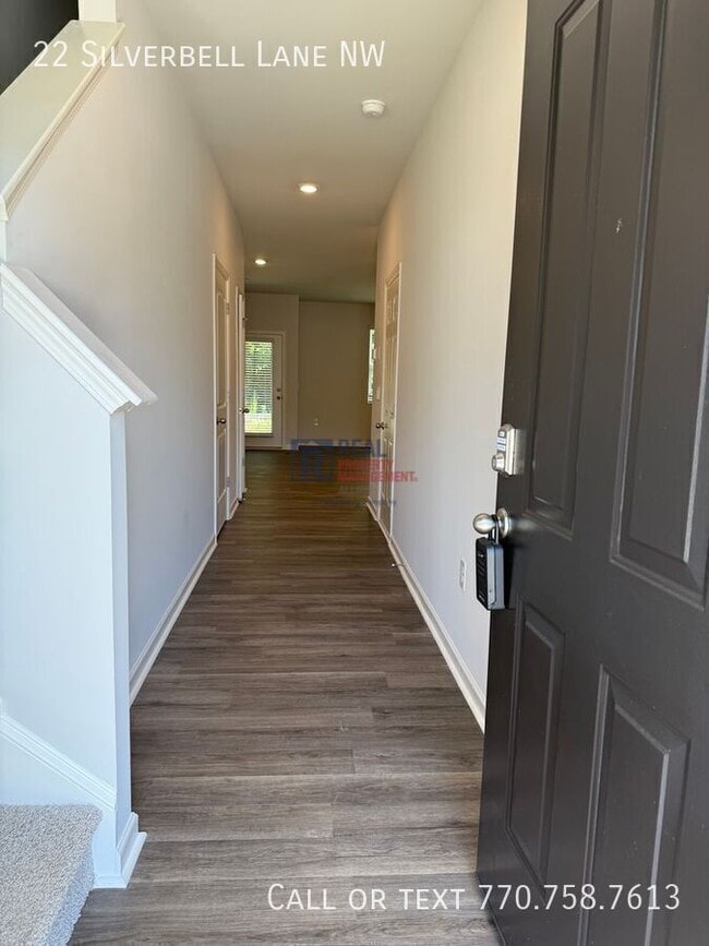 Photo - 22 Silverbell Ln NW