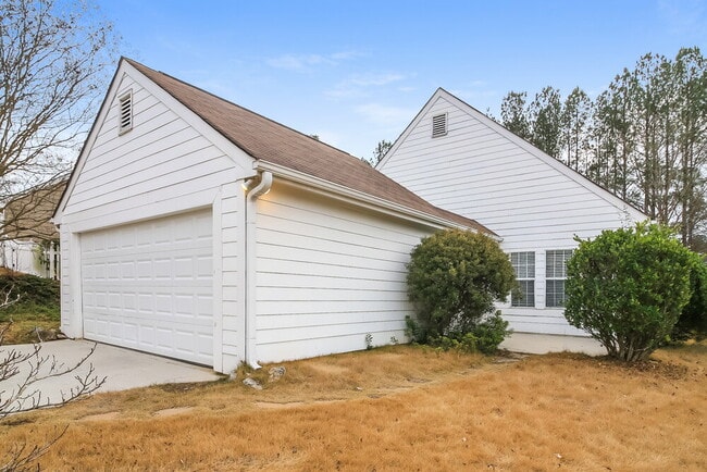 Photo - 537 Anglewood Trace