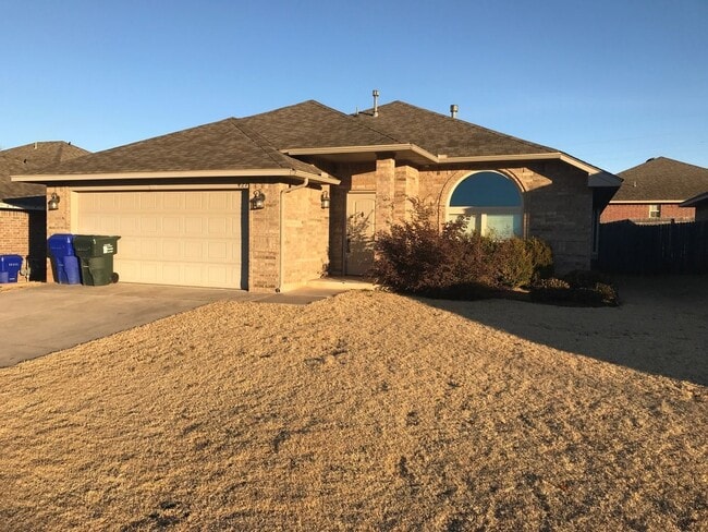 Building Photo - 427 Dalton Ln