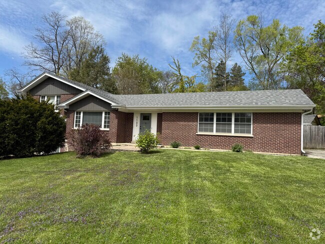 Building Photo - 1100 N Lakeside Dr Rental