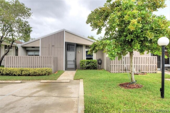 514 Woodgate Cir