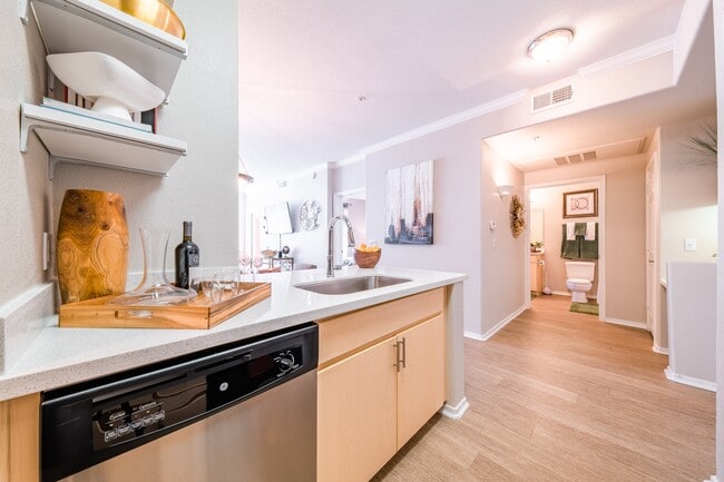 Photo - Alanza Place