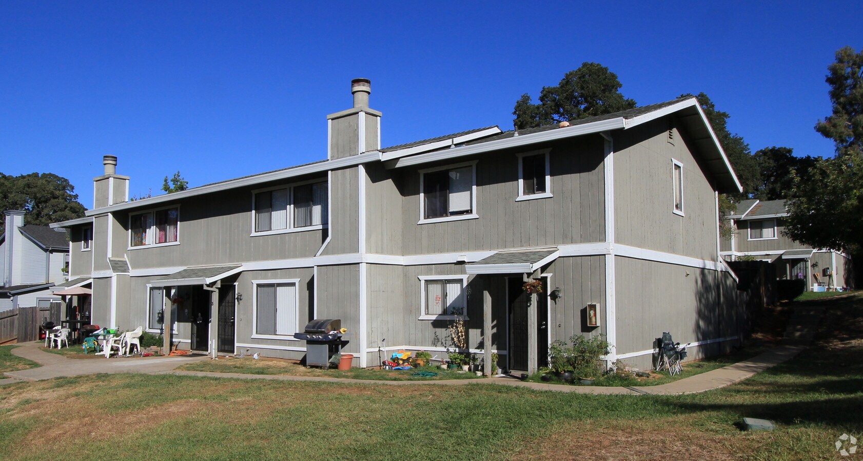 Photo - Lakeview Oaks Apartments