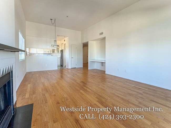Photo - 133 S Flores St