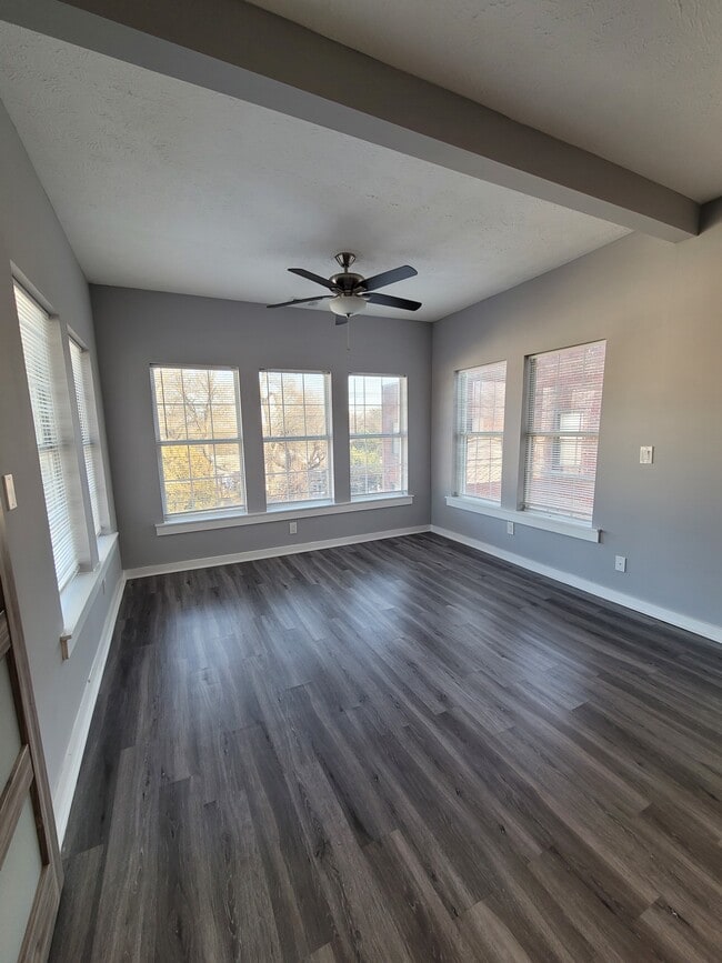 Photo - 423 Boulevard NE