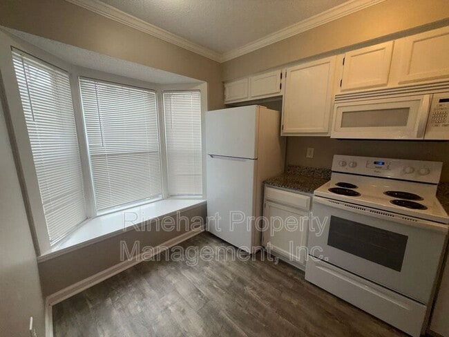 Photo - 202 Heritage Pkwy