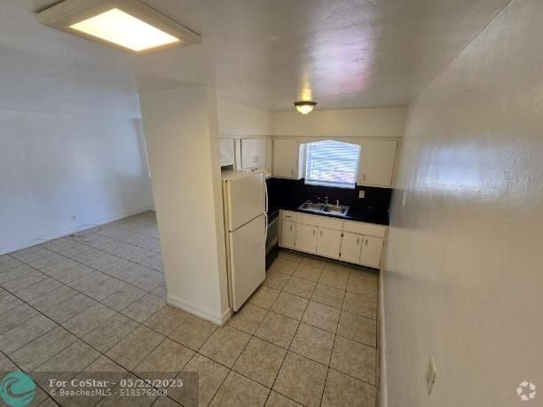 Building Photo - 2817 Van Buren St Rental