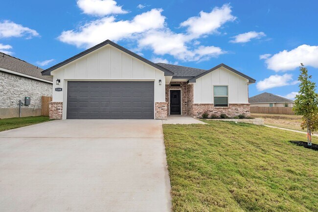 Building Photo - Beautiful New Build in Highly Desired Area