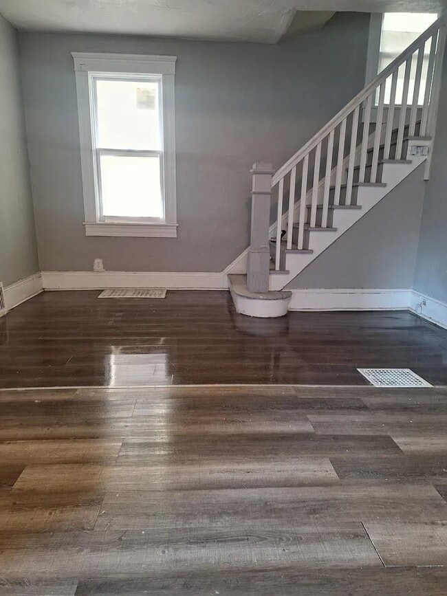 Photo - 2355 E 86th St