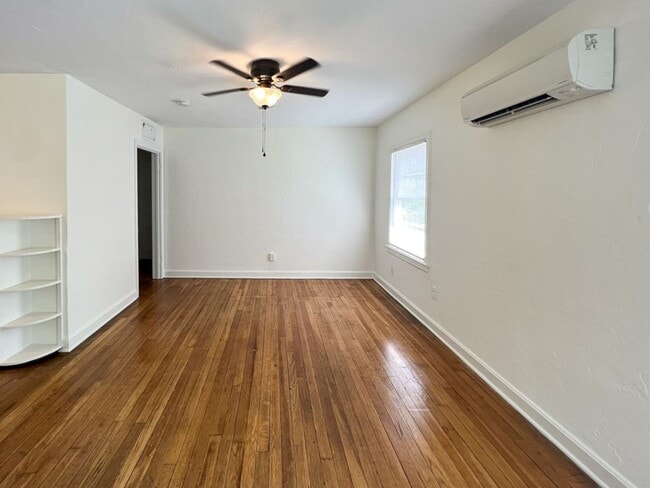 Photo - 2249 - Browns Addition Unit 1124