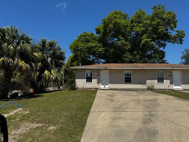 3201 E 2nd Ct