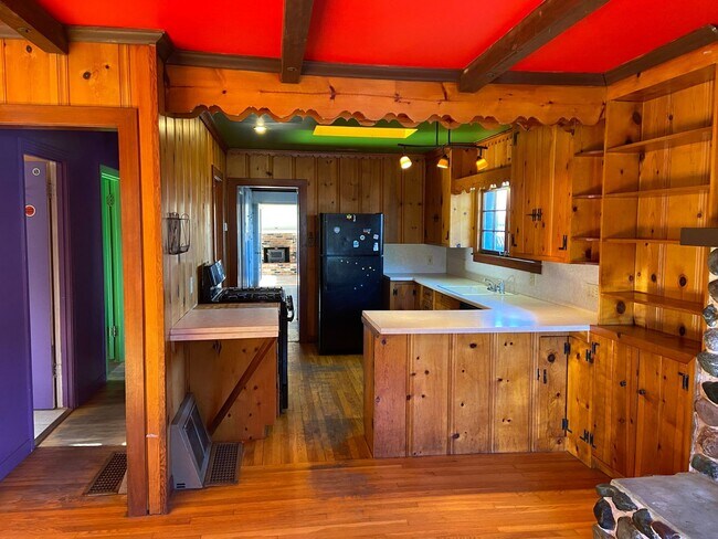 Photo - House with Charm, 2/1 with large garage and bonus room & bathroom