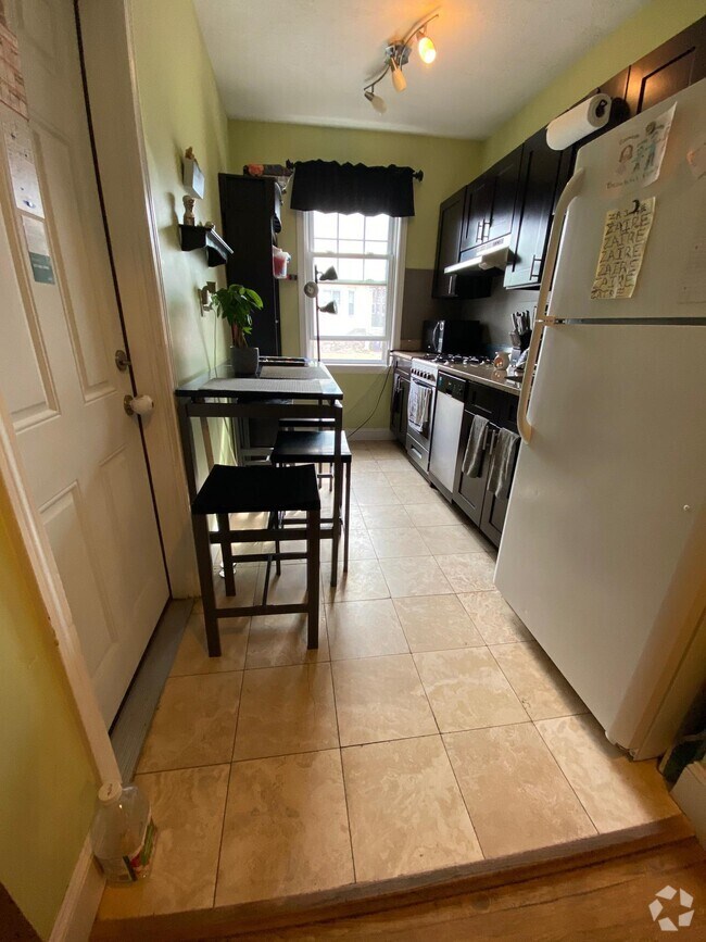Building Photo - 22 Chiswick Rd Unit 9 Rental