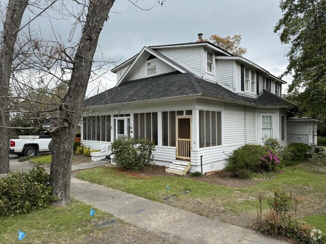 Building Photo - 215 Bethel St Rental