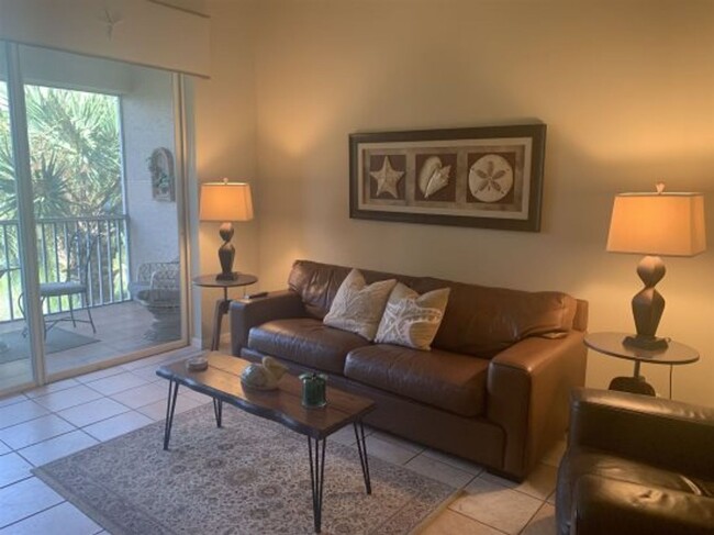 Seasonal Rental in Lexington Country Club - Seasonal Rental in Lexington Country Club Unit 303