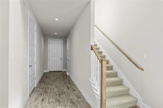 Photo - 125 Riverhill Dr