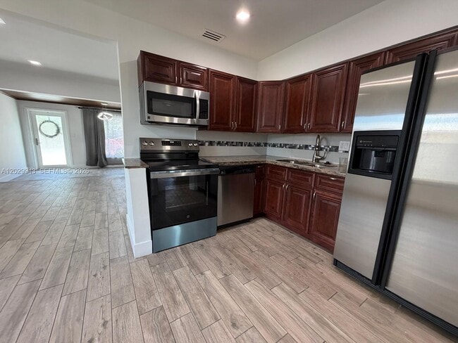 Photo - 1531 NE 15th Ave