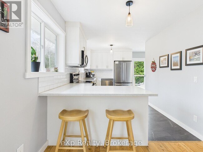 Photo - 568 McNabb St