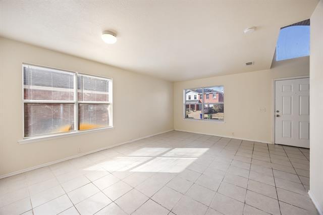 Photo - 211 Prentice Dr