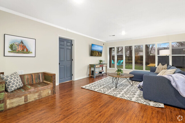 Building Photo - 604 NW B St Unit ID1221860P Rental