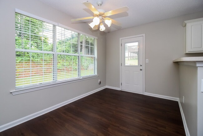 412 Gresham Dr