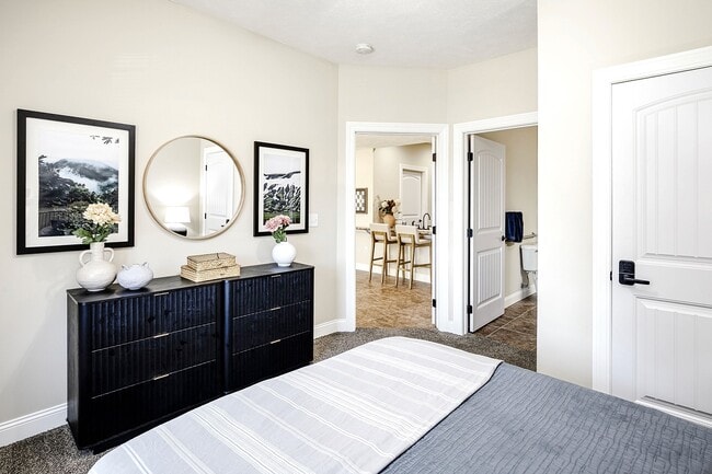 Residences at Oak Pointe