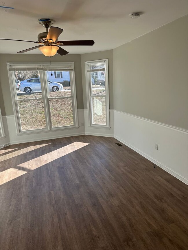 Photo - 107 Savanna Woods Cir
