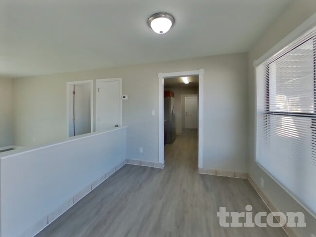 Photo - 1122 Ibsen Ave