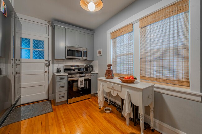 Photo - 1318 Dewey Ave Unit 2
