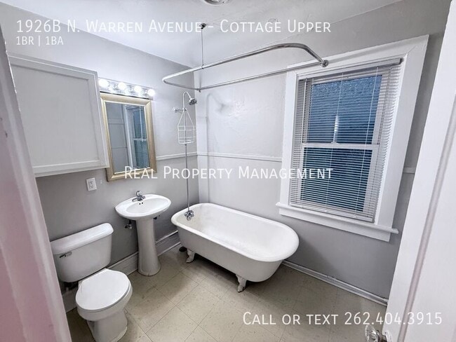 Photo - 1926B N. Warren Avenue-Cottage Upper Unidad Cottage Upper